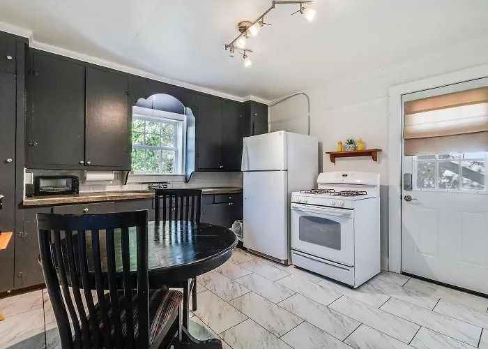 Jefferson Flat - Guest Holiday home