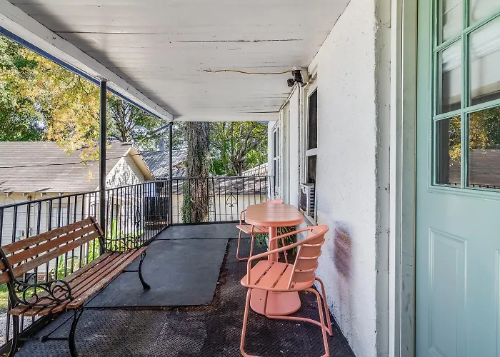 Jefferson Flat - Guest Holiday home Lafayette