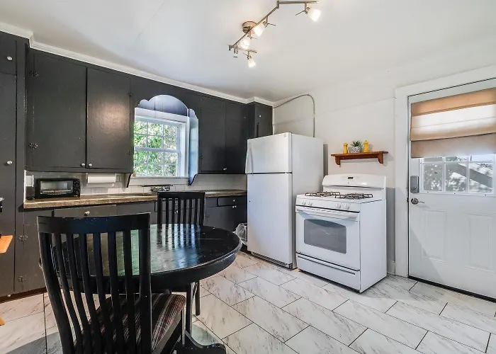 Jefferson Flat - Guest Holiday home